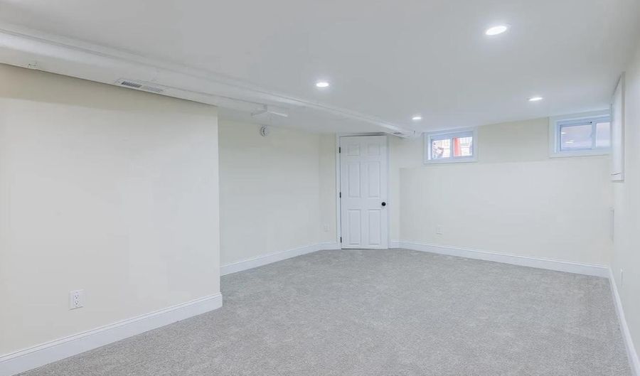 3269 LIVINGSTON St, Philadelphia, PA 19134 - 2 Beds, 2 Bath