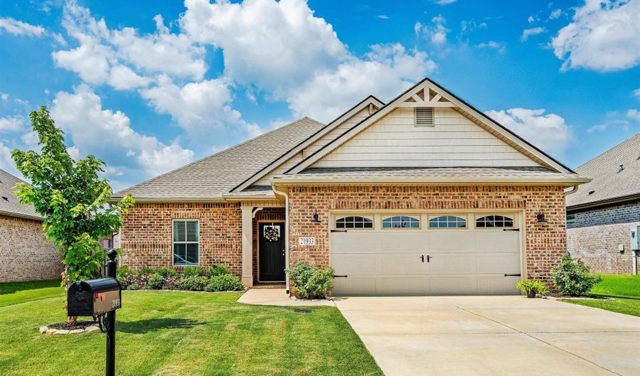 21933 Shearwater Dr, Athens, AL 35613 - 3 Beds, 2 Bath