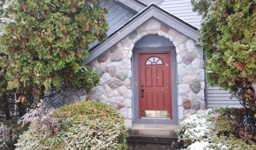 1660 Pond Shore Dr, Ann Arbor, MI 48108 - 4 Beds, 4 Bath