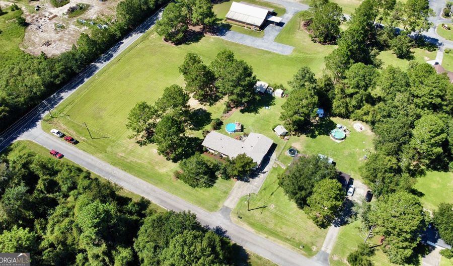 727 Donna Ave, Ashburn, GA 31714 - 4 Beds, 2 Bath