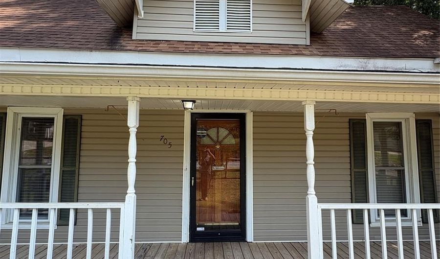 705 Parker St, Albemarle, NC 28001 - 2 Beds, 1 Bath