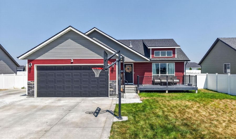 980 Alpine Dr, Chubbuck, ID 83202 - 6 Beds, 3 Bath