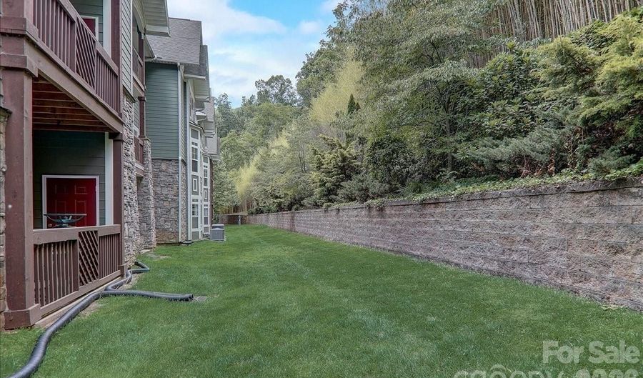 2000 Olde Eastwood Village Blvd C-206, Asheville, NC 28803 - 3 Beds, 2 Bath