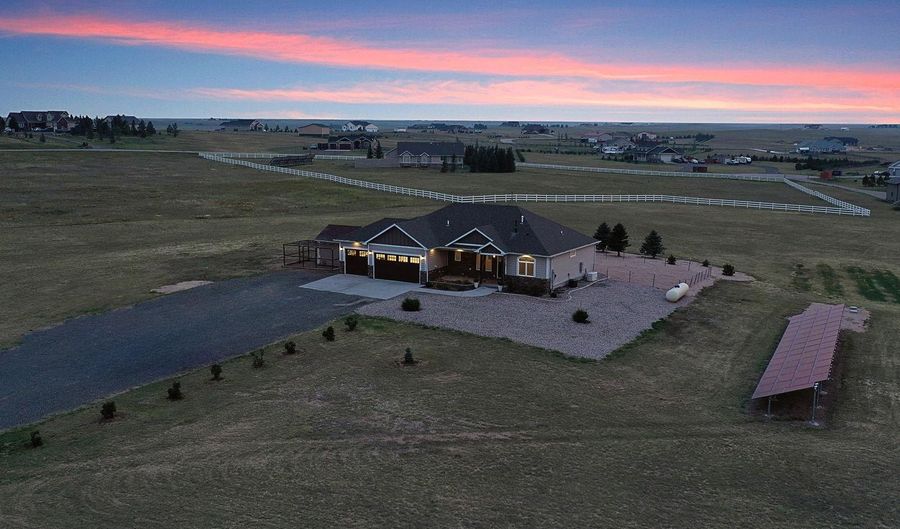 2076 LACY Dr, Cheyenne, WY 82009 - 5 Beds, 3 Bath