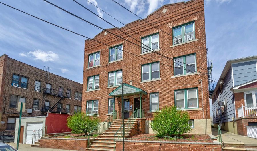 101 W 49TH St 1, Bayonne, NJ 07002 - 1 Beds, 1 Bath