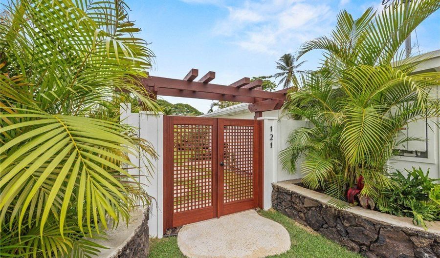 121 Kaha St, Kailua, HI 96734 - 4 Beds, 2 Bath