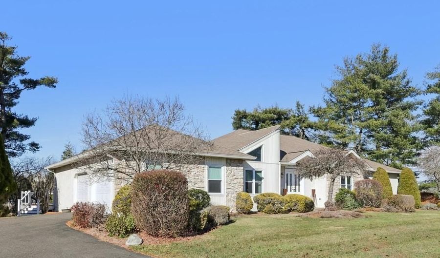 1 DAISY Ln, Ambler, PA 19002 - 3 Beds, 4 Bath