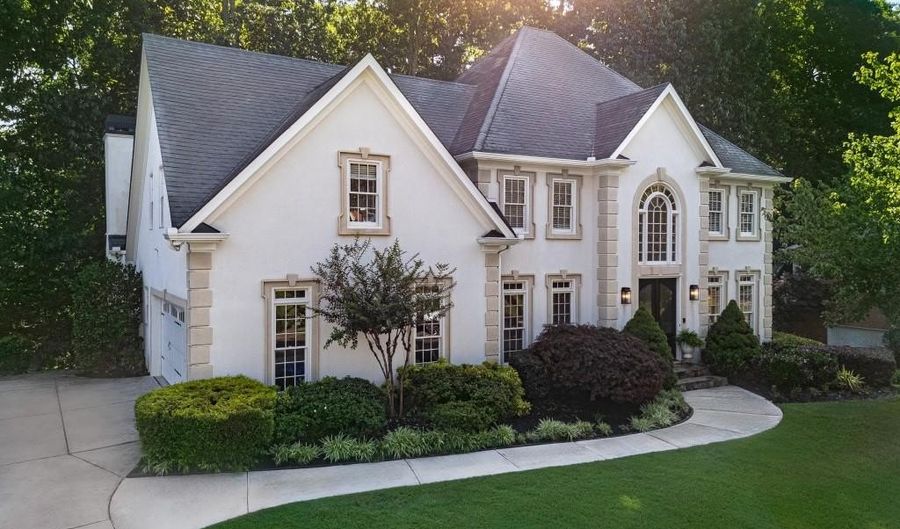 10650 Centennial Dr, Alpharetta, GA 30022 - 7 Beds, 5 Bath