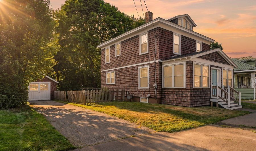31 Wiley St, Bangor, ME 04401 - 4 Beds, 2 Bath