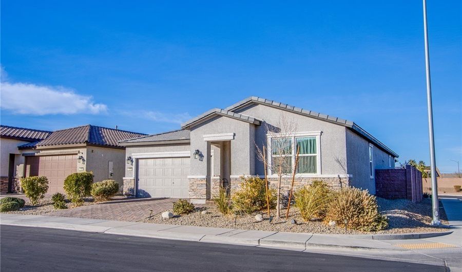 1028 Benton Ave, Henderson, NV 89015 - 4 Beds, 3 Bath