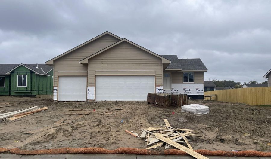 1541 N Quince Ct, Andover, KS 67002 - 2 Beds, 2 Bath