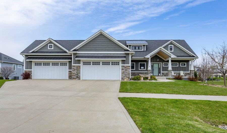 28887 Frost Ln, Adel, IA 50003 - 5 Beds, 5 Bath