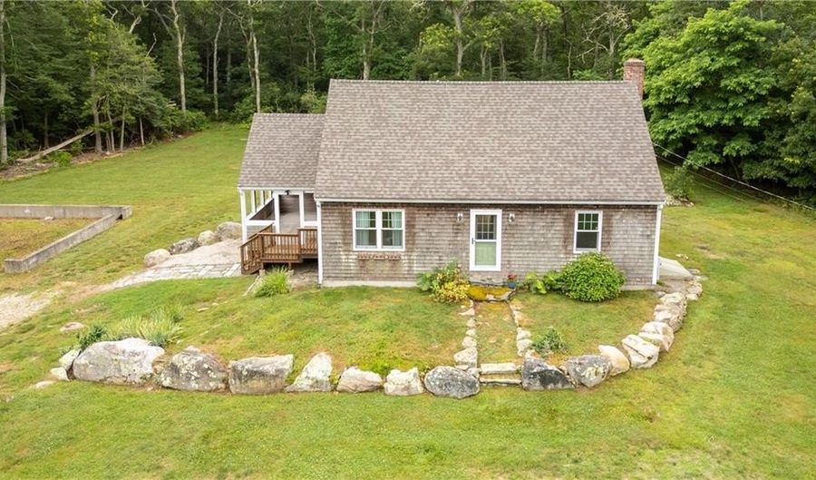 140 Long Hwy, Little Compton, RI 02837 - 3 Beds, 2 Bath