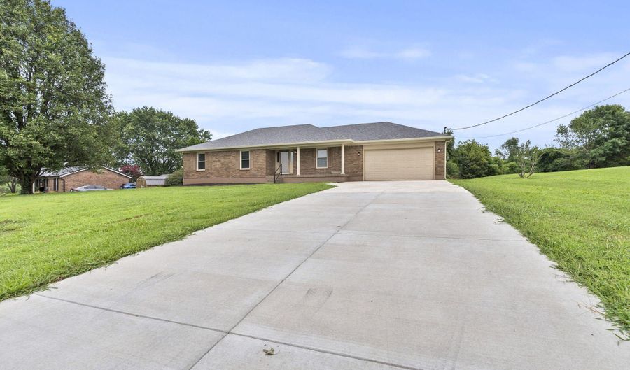 1018 Farmaway Dr, Bardstown, KY 40004 - 3 Beds, 2 Bath