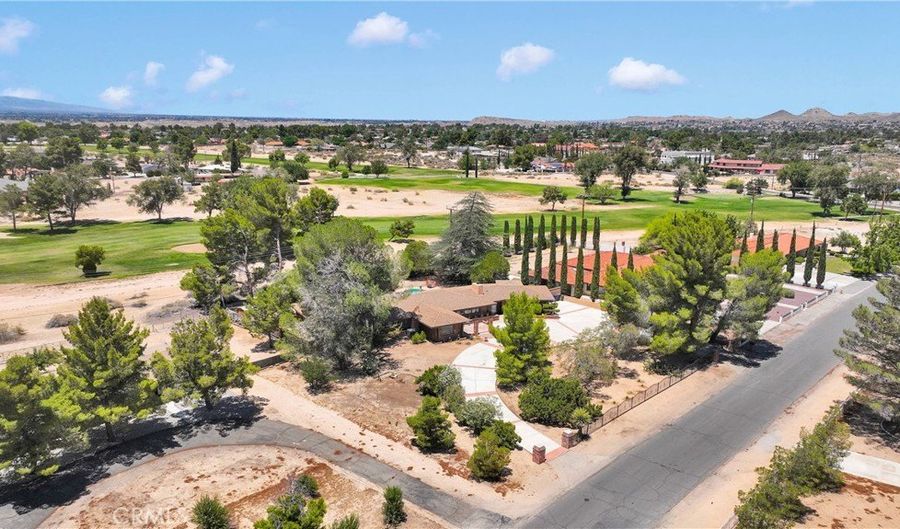 19955 Chickasaw Rd, Apple Valley, CA 92307 - 3 Beds, 3 Bath