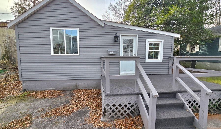 912 Sunset Ave Rear, Asbury Park, NJ 07712 - 2 Beds, 1 Bath