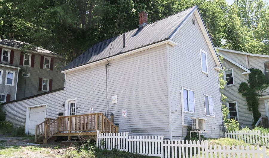 2 Debras Pl, Augusta, ME 04330 - 2 Beds, 2 Bath