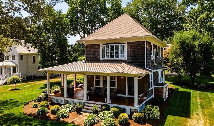 65 Spring St, North Kingstown, RI 02874 - 4 Beds, 2 Bath