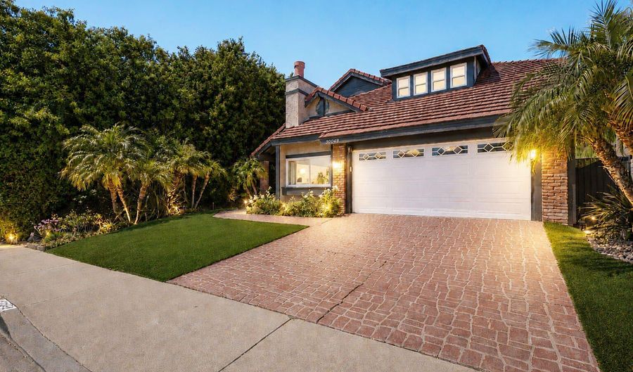 30049 Trail Creek Dr, Agoura Hills, CA 91301 - 4 Beds, 3 Bath