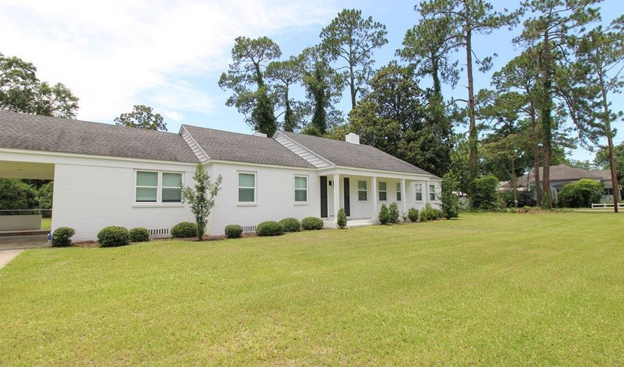 502 Hutchinson Ave, Adel, GA 31620 - 4 Beds, 2 Bath