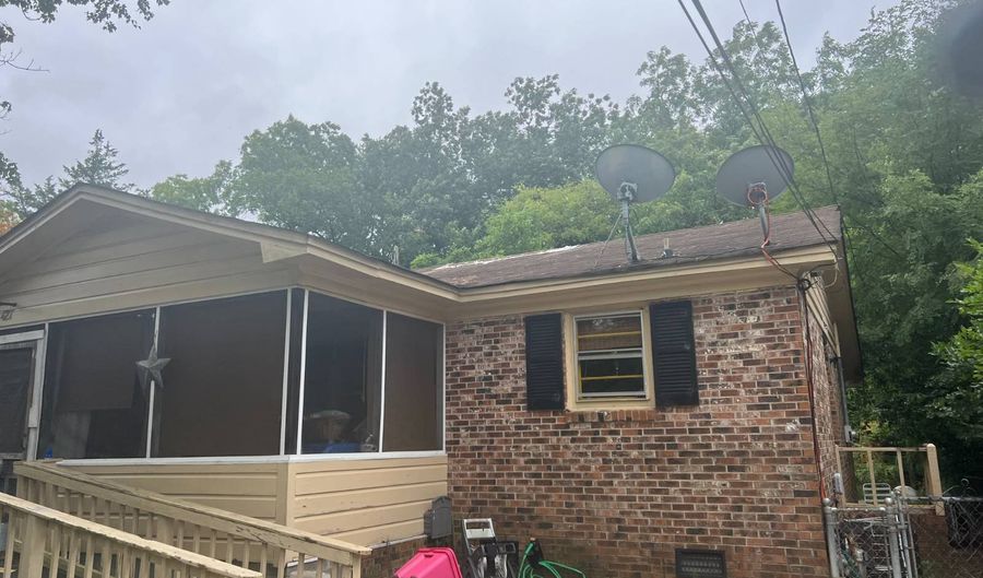 427 College Hts, Bennettsville, SC 29512 - 4 Beds, 2 Bath