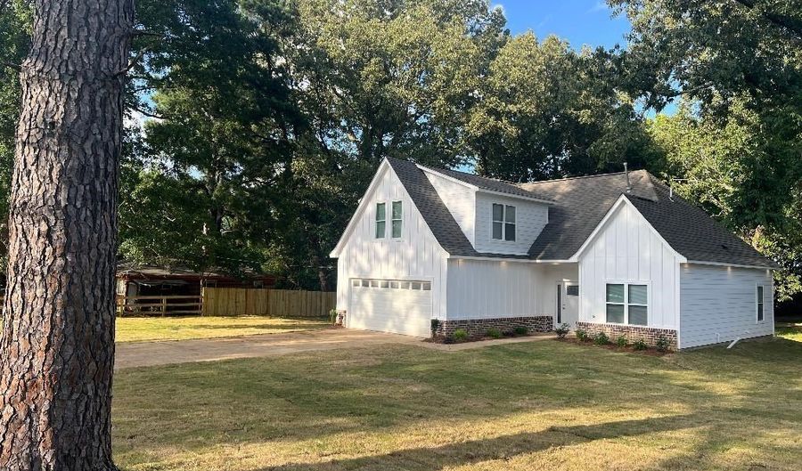 4566 E INDEPENDENT, Bartlett, TN 38002 - 5 Beds, 3 Bath