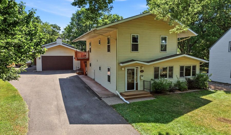 1218 5th Ave, Anoka, MN 55303 - 2 Beds, 2 Bath