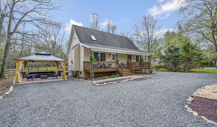 52 Tennyson Cir, Albrightsville, PA 18210 - 3 Beds, 2 Bath