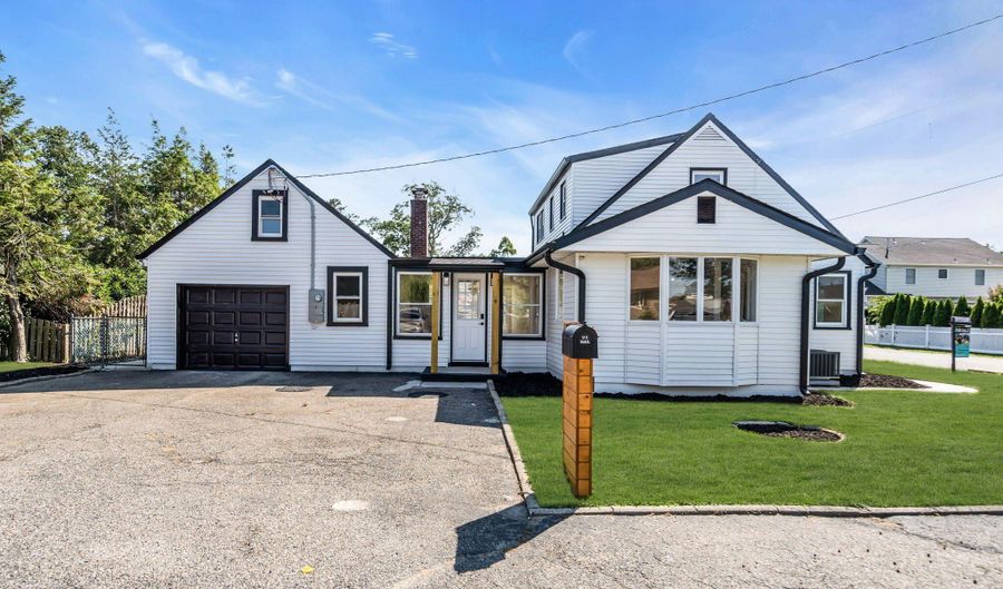 16 Larboard St, Beachwood, NJ 08722 - 4 Beds, 2 Bath