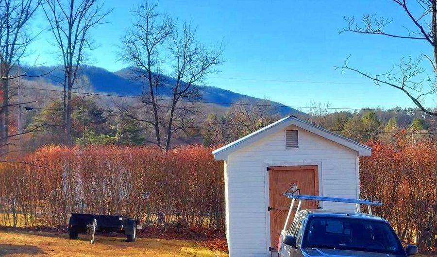 117 LAKE VIEW Dr, Augusta, WV 26704 - 3 Beds, 1 Bath