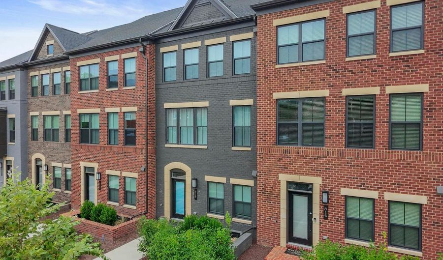 818 S GREENBRIER St, Arlington, VA 22204 - 3 Beds, 5 Bath