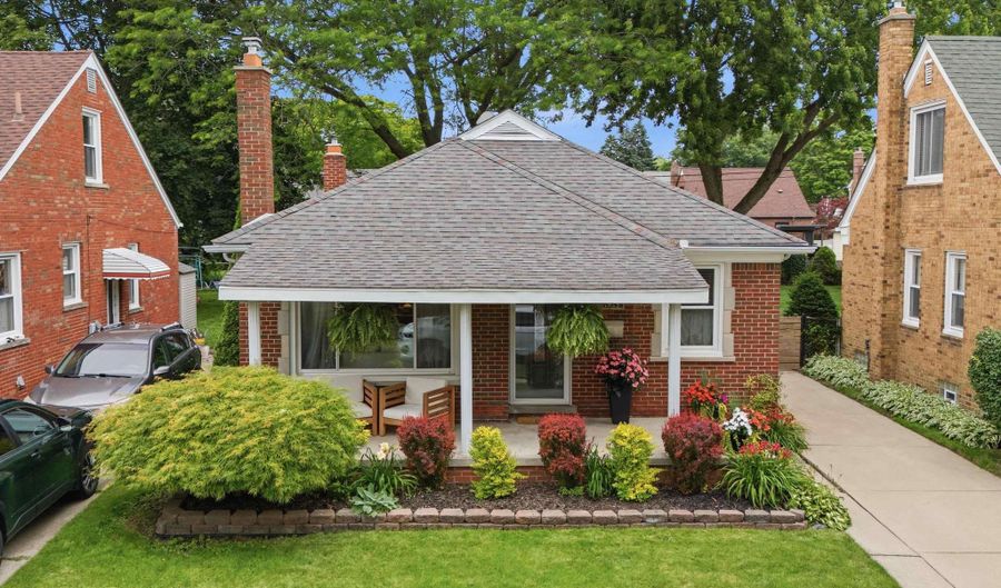 7829 Buckingham Ave, Allen Park, MI 48101 - 2 Beds, 1 Bath