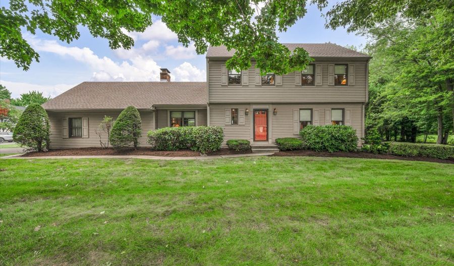 2 Sachem Dr, Cromwell, CT 06416 - 3 Beds, 3 Bath