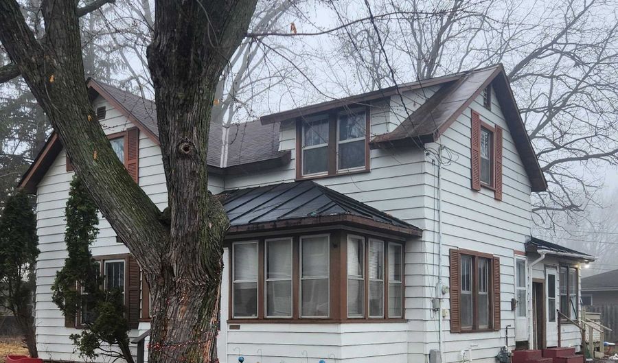 415 West Ave, Mauston, WI 53948 - 5 Beds, 0 Bath