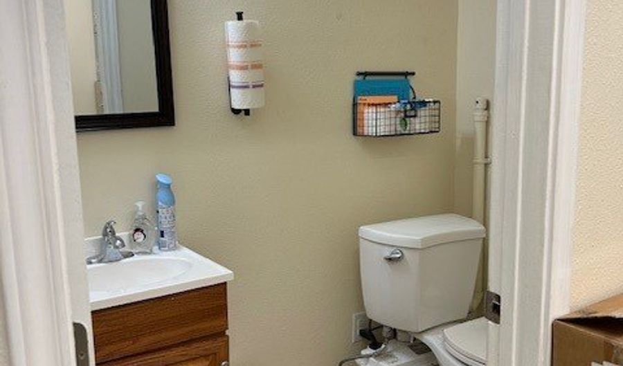 239 S Commercial St A, Aransas Pass, TX 78336 - 0 Beds, 1 Bath