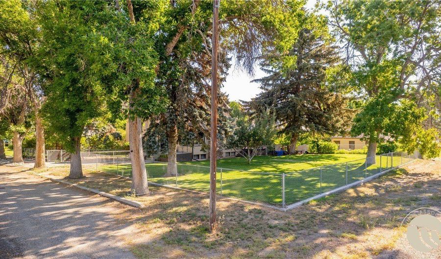 321 S 3rd St, Bridger, MT 59014 - 4 Beds, 2 Bath