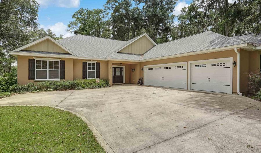 27 Deerwood Cir, Woodbine, GA 31569 - 4 Beds, 2 Bath