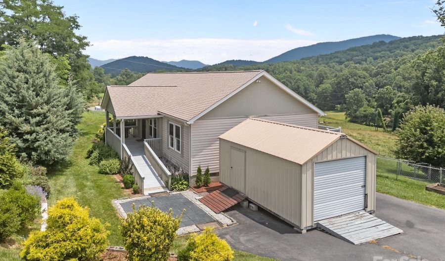 382 Onteora Blvd, Asheville, NC 28803 - 4 Beds, 3 Bath