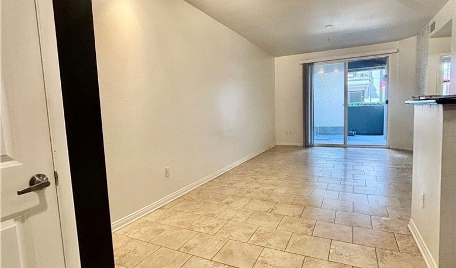 1801 E Katella, Anaheim, CA 92805 - 1 Beds, 1 Bath