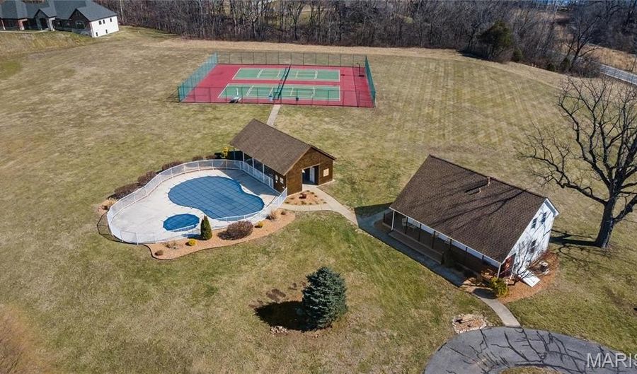 4349 Murdoch Ln, Augusta, MO 63332 - 5 Beds, 5 Bath