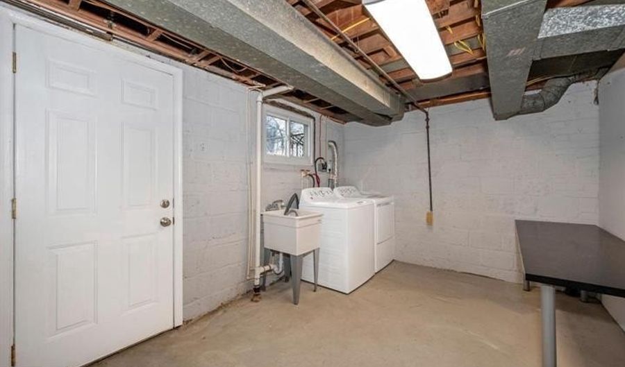 4528 EADS Pl NE, Washington, DC 20019 - 2 Beds, 1 Bath