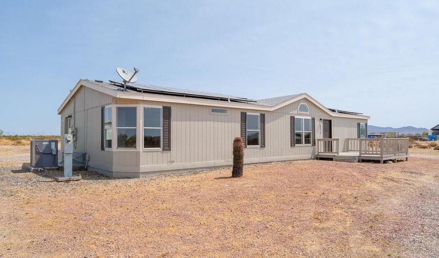 30310 W LYNWOOD St, Buckeye, AZ 85396 - 3 Beds, 2 Bath