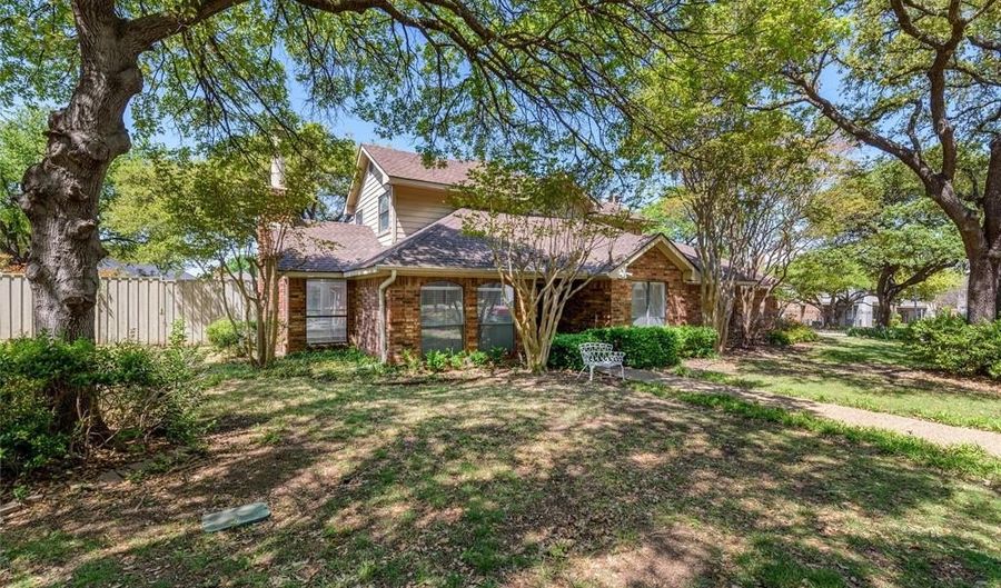 4045 Morman Ln, Addison, TX 75001 - 2 Beds, 3 Bath