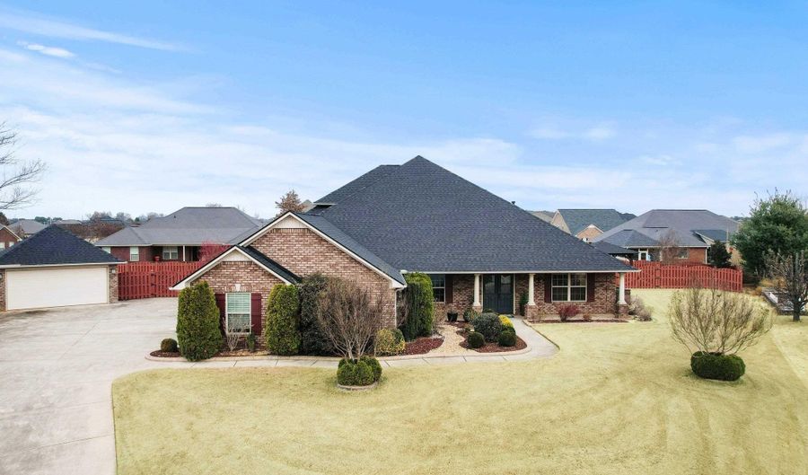 13207 Abbington Ln, Athens, AL 35613 - 4 Beds, 3 Bath