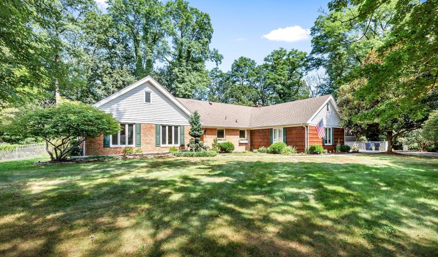 30 Packard Dr, Middletown, NJ 07748 - 3 Beds, 3 Bath