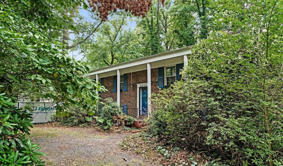 8604 ARDFOUR Ln, Annandale, VA 22003 - 4 Beds, 3 Bath