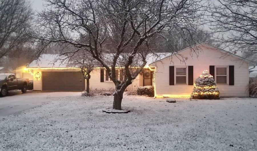 210 W Birch Ln, Alexandria, IN 46001 - 3 Beds, 2 Bath