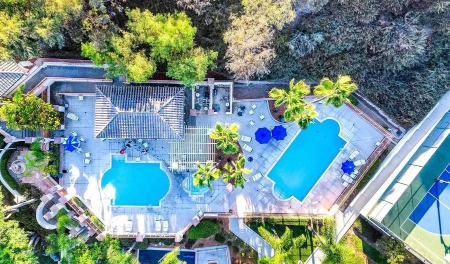 2843 Hidden Valley Ct, Spring Valley, CA 91977 - 5 Beds, 4 Bath
