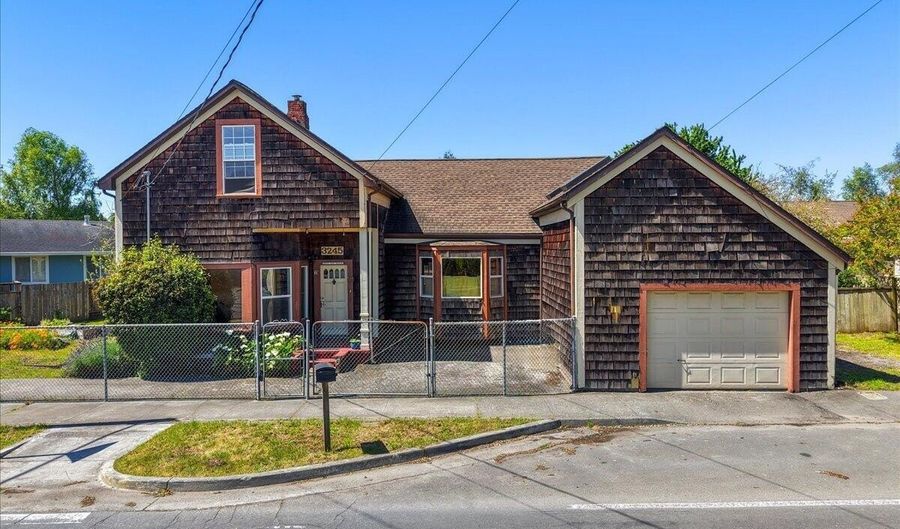 3245 W End Rd, Arcata, CA 95521 - 4 Beds, 3 Bath