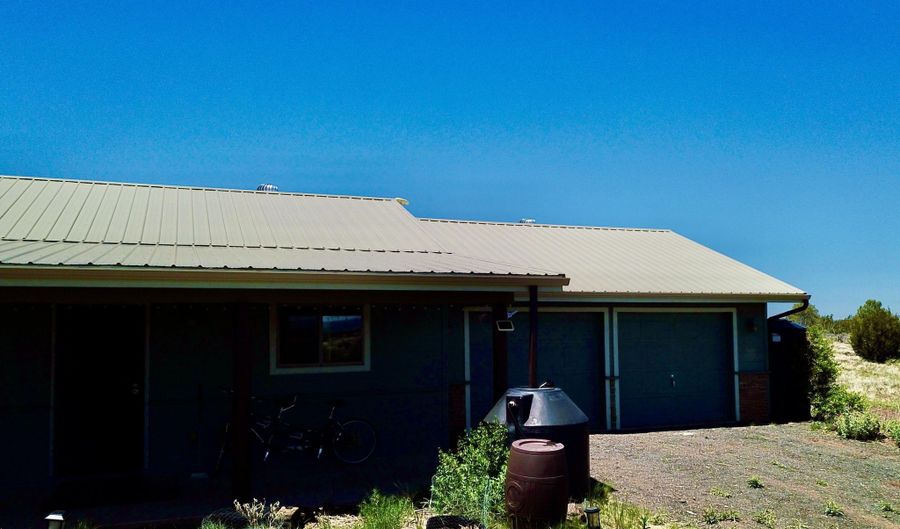 1155 W Half Moon Ct, Ash Fork, AZ 86320 - 2 Beds, 2 Bath